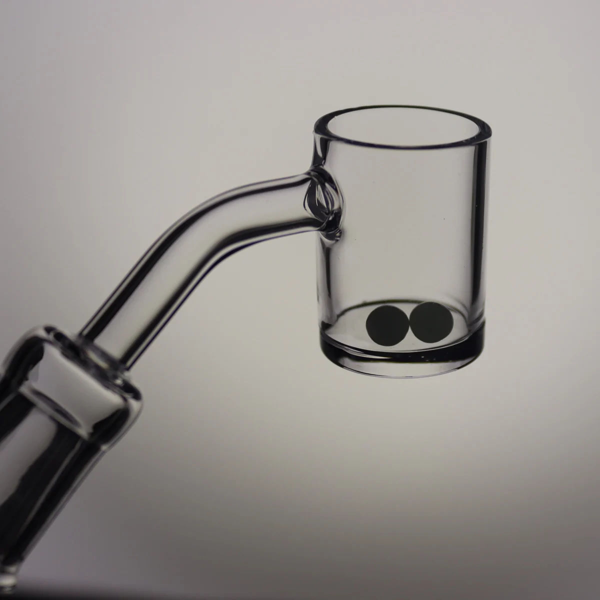 

Qtz Banger Nail 14mm Female 45 Degree Dia. 25mm With Carb Cap And Terp Pearls