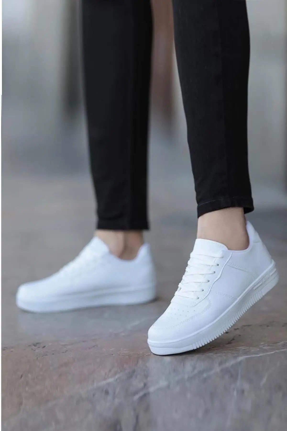 

UNISEX SNEAKER