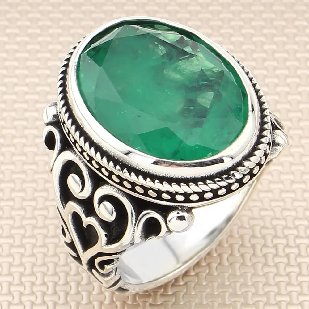

Sterling Silver Ring with Green Zircon Gemstone and Heart Motif Made in Turkey 925 Sterling Silver