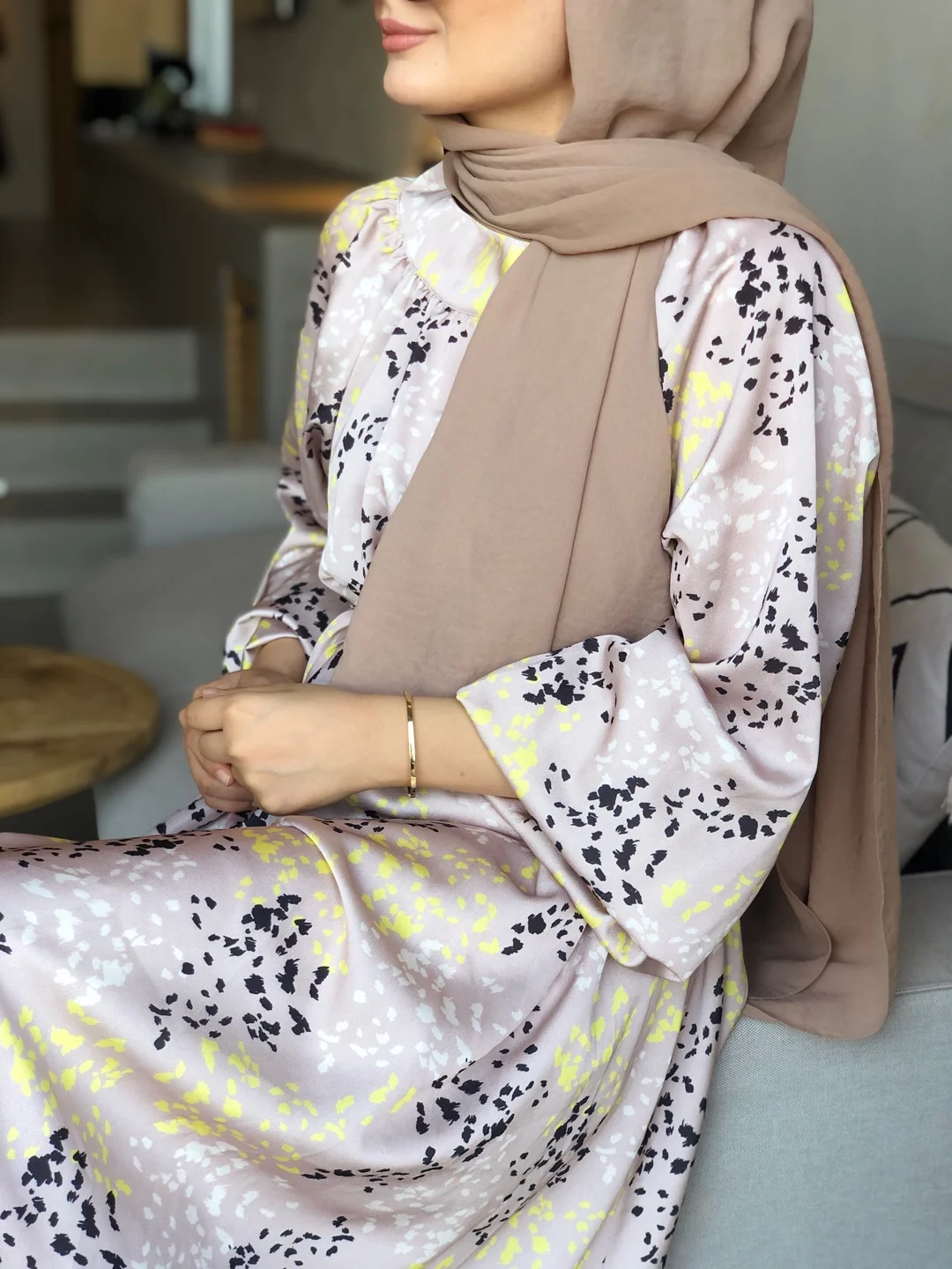 

2021-2022 WOMEN SATIN SUMMERY HIJAB STANDARD SIZE DRESS ARABIC STYLE PNEUMATIC PATTERNED DRESS ABAYA