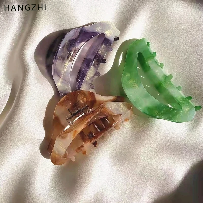 

HANGZHI INES New Geometric Hollow Acrylic Hair Clip Retro Personality Shark Claw for Women Beach Shiny Hair accessories 2022