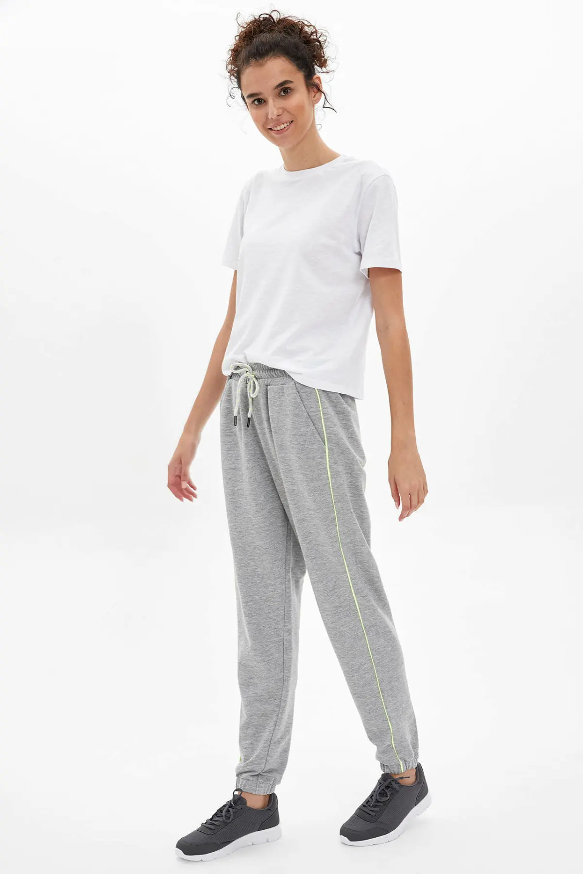 Дефакто модные повседневные женские спортивные штаны серого цвета с завязками