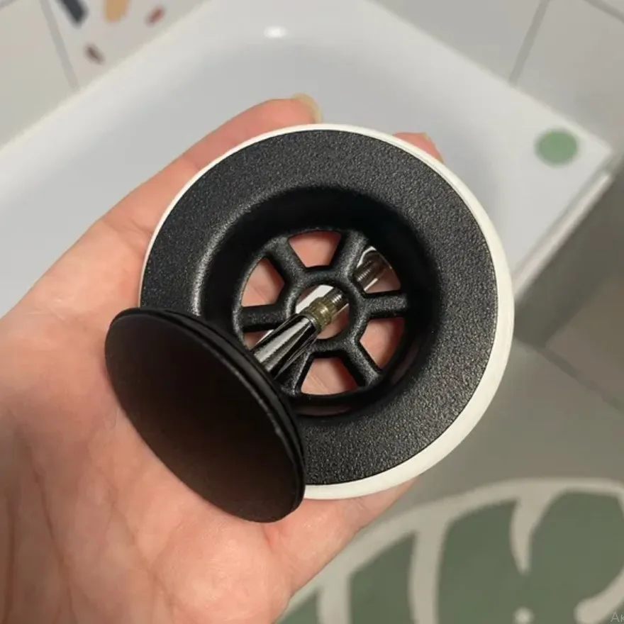 Drain siphon with overflow for the Bath lining in color black matte. Strapping a bath semi-automatic wire rope hydraulic shutter. |