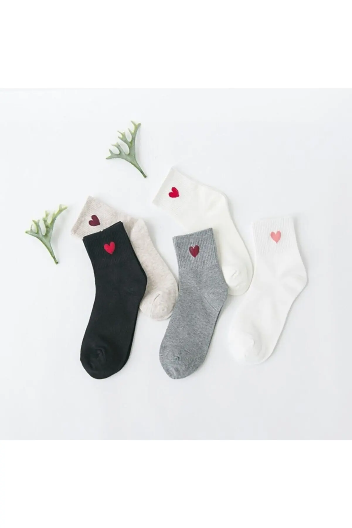 

5 Pairs of Multicolored Heart Patterned Half Cuff Women's Socks