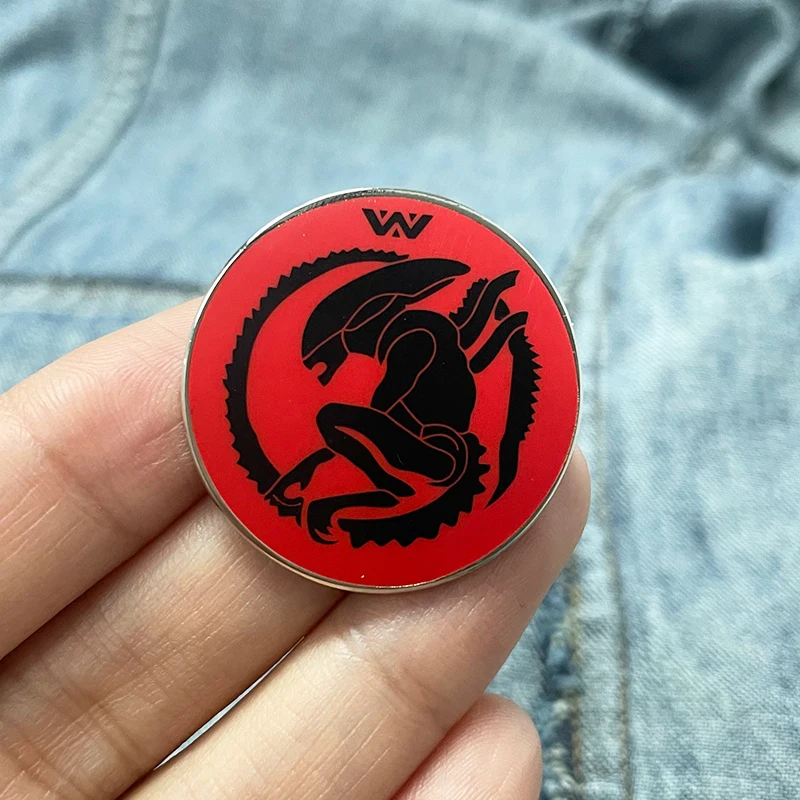 Эмалированная брошь на лацкан ALIEN XENOMORPH искусство Хэллоуин ужас научная