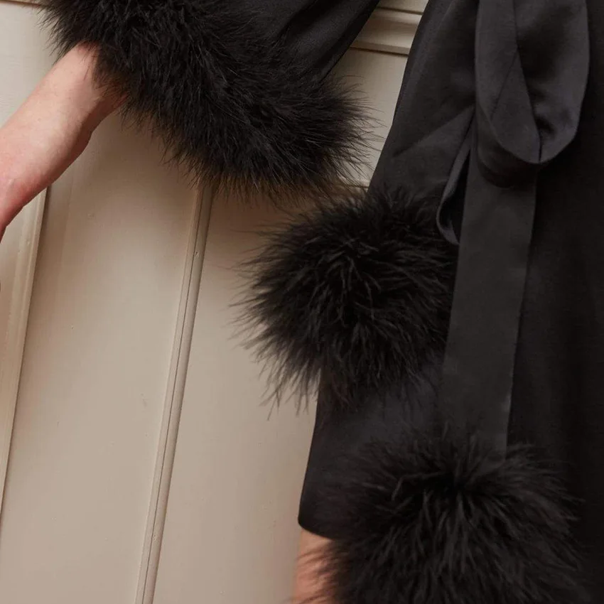 Trendy Black Full Down Feather Women's Robe Boudoir Bridal Robes Knee-Length Dressing Short Gown Solid Feather Sleeve Trim Robes