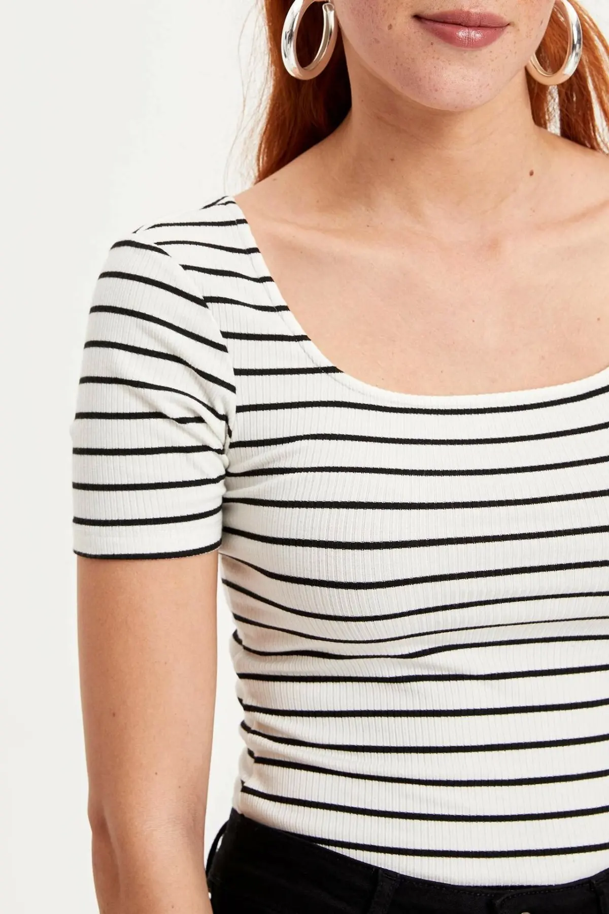 Женская футболка с коротким рукавом DeFacto Повседневная в черно-белую полоску