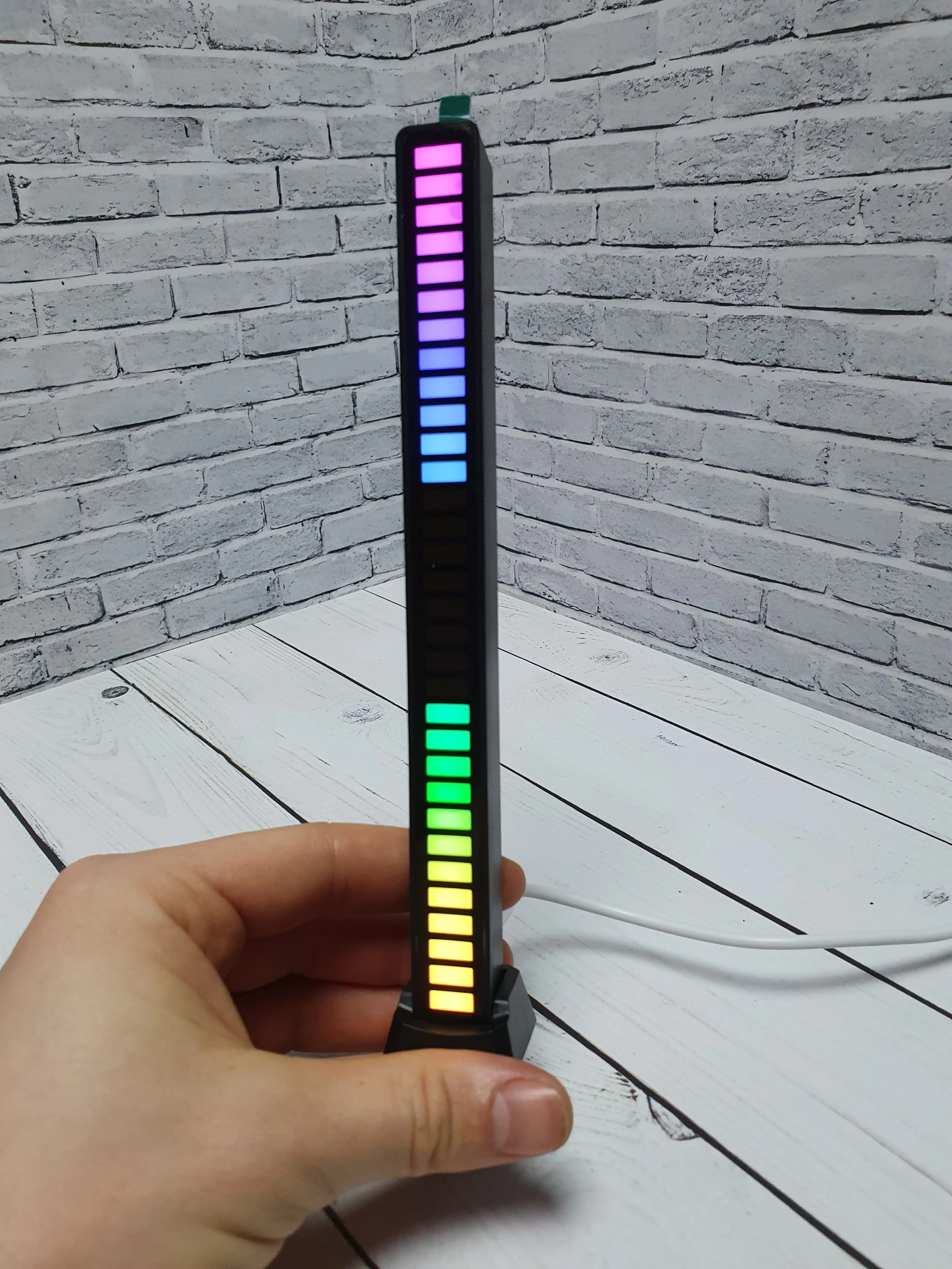 Светодиодная лента с управлением звуком эквалайзер светомузыка разноцветный