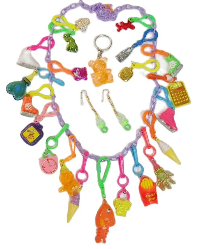 

VINTAGE Plastic T Necklace 21 Charms 80cm Retro Fashion Jewellery Chain Chip Birthday Party Favor Gift Novelty Prize