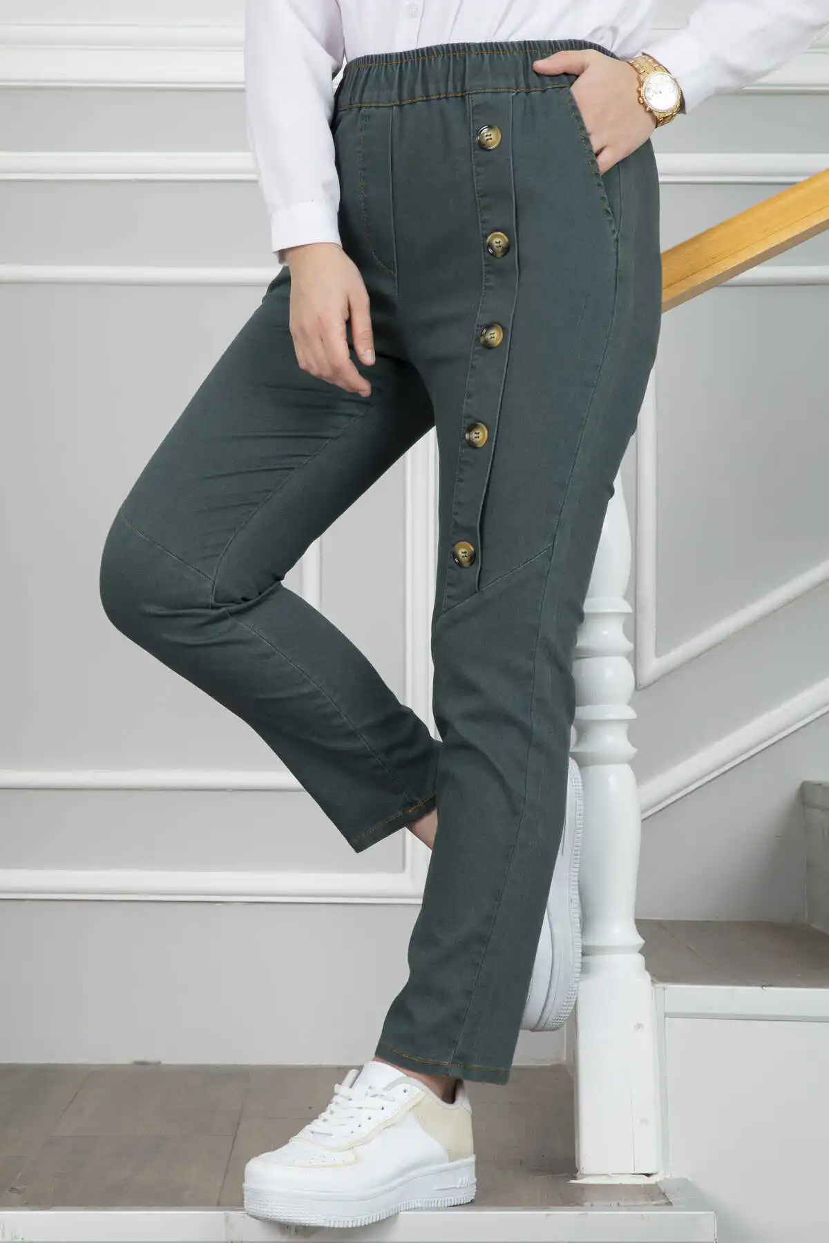 

New Fashion Button Detailed Hijab Pants Muslim Clothing Dubai Arabia Turkish Made African Stylish Comfortable Good Quality Free