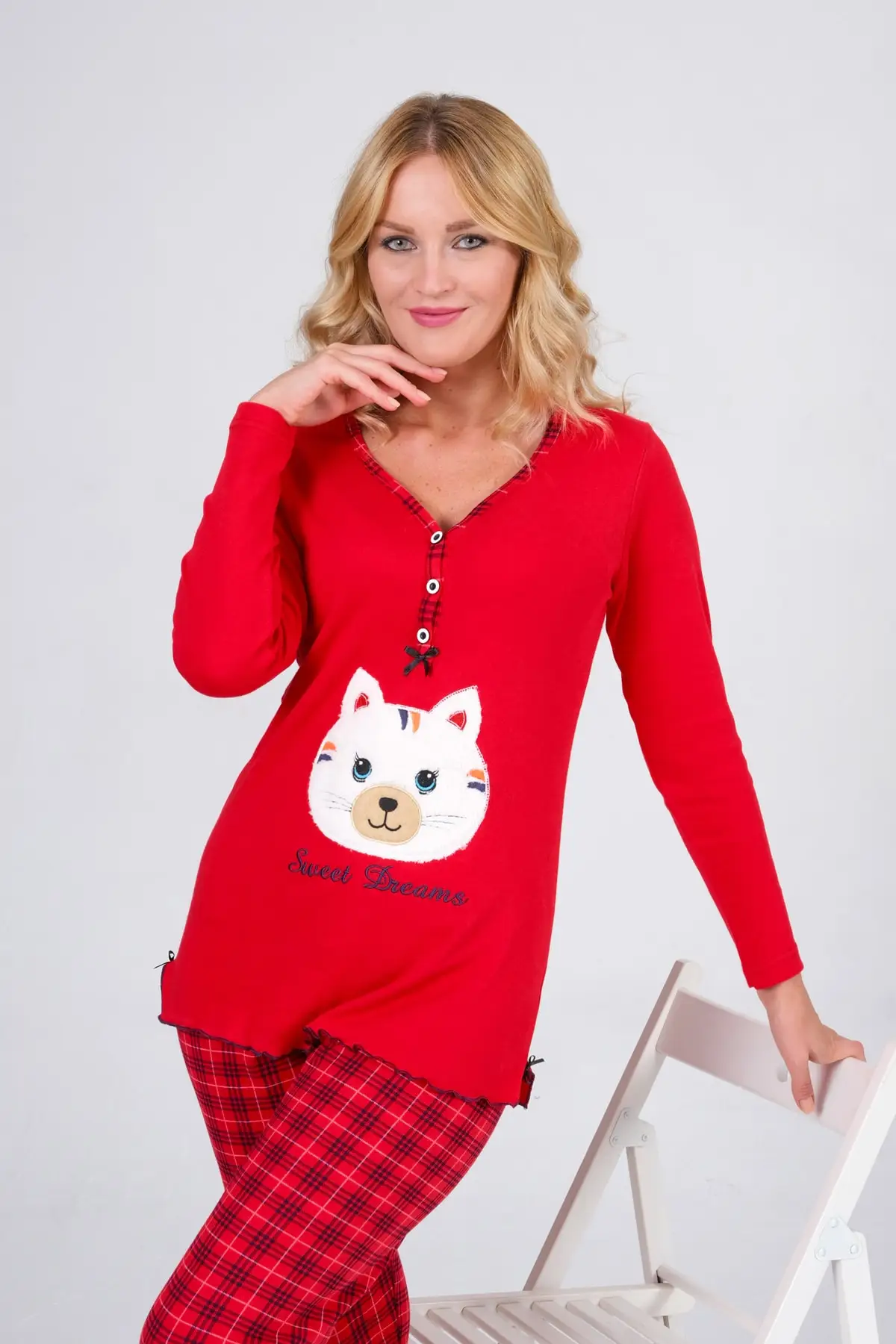 

YEN SEZON 2021 KADIN Pijama Denizi Krmz Uzun Kollu Dmeli Pijama Takm Kedi Nakl Ekoseli Interlok