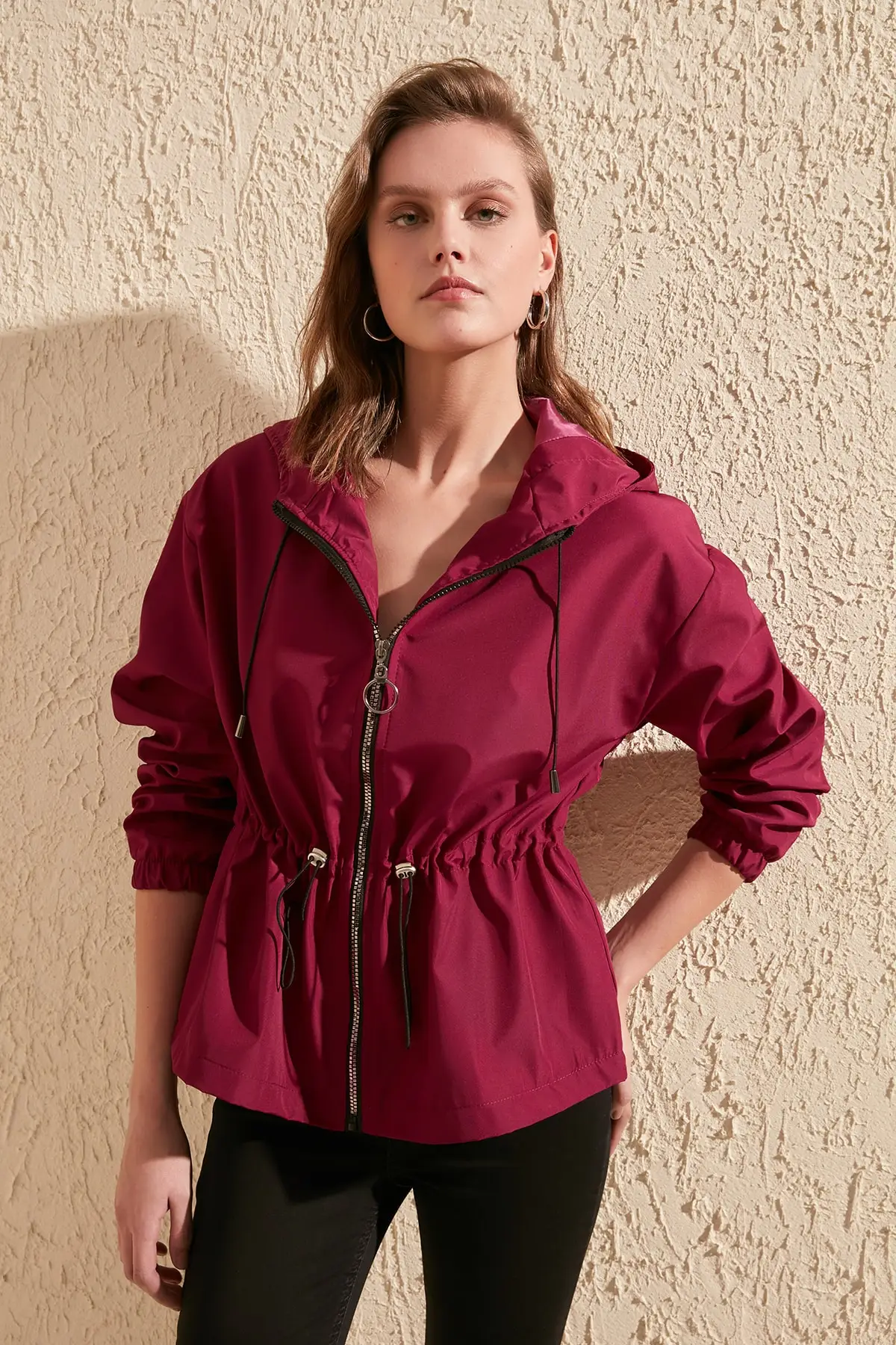 Трендовая куртка на молнии с капюшоном TWOSS20MO0031|Женские куртки| |