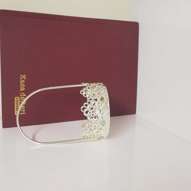 Подставка для десерта Украшенные благодаря зеркалу можно использовать в нижней