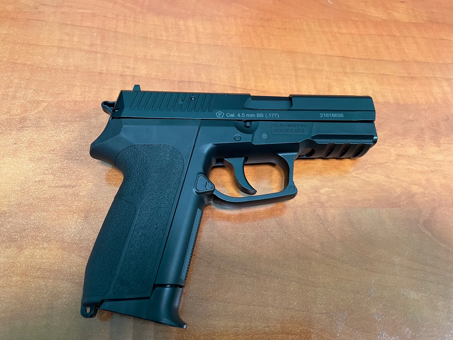 Пистолет пневматический Stalker STSS (аналог &quotSIG Sauer SP2022") к.4 5мм металл-пластик 120 м/с