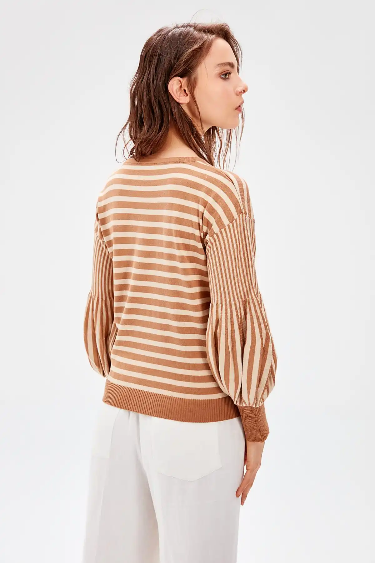 Трикотажный свитер в полоску с рукавами Шароварами| |