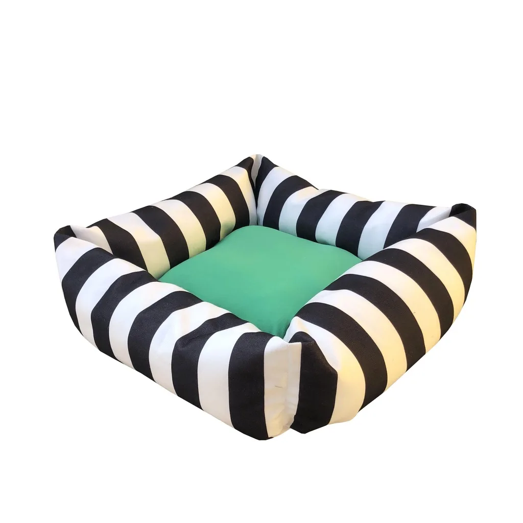 

Lux Cat and Dog Bed Color Red Blue 50x50cm A comfortable bed for your pet friend