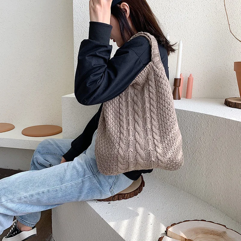 

2022 New Brand Large-Capacity Casual Wool Knitting All-Match Western-Style High-Quality Texture Women Shoulder Bucket Handbag