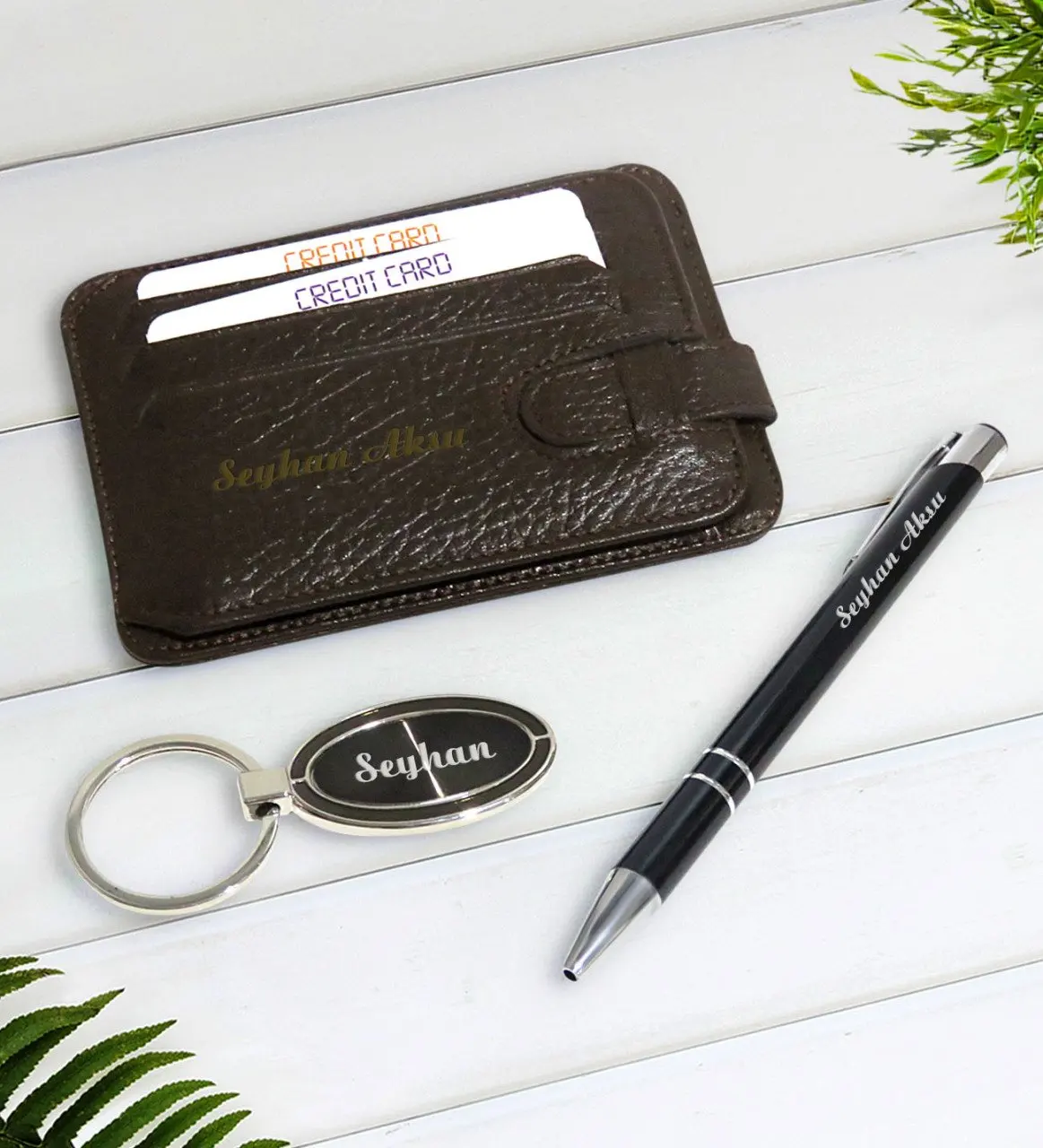 

Tailor-made Genuine Brown Leather Wallet Card Wallet Keychain and Pen Gift Set
