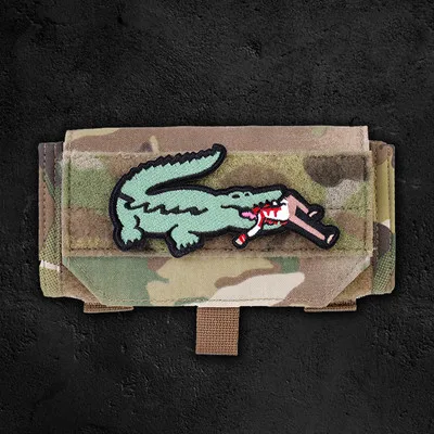 Вышитые нашивки крокодил кусает людей аппликация сделай сам на липучке