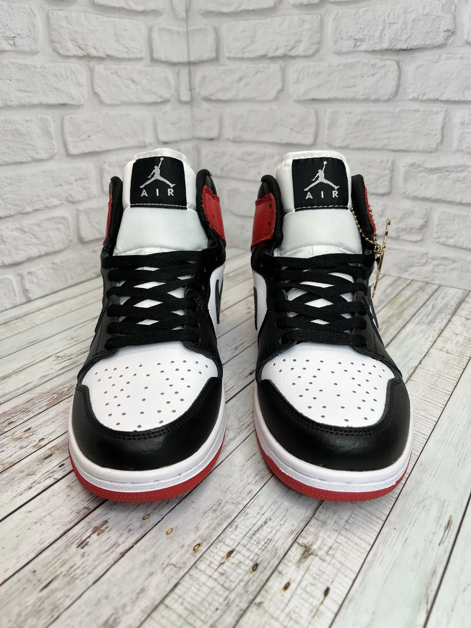 Кроссовки Nike Air Jordan (Джордан) мужские красные с чёрным и белым |