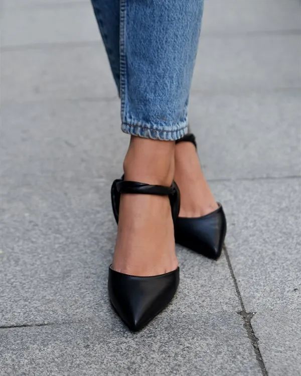 

WOMEN YELLZ SHOES