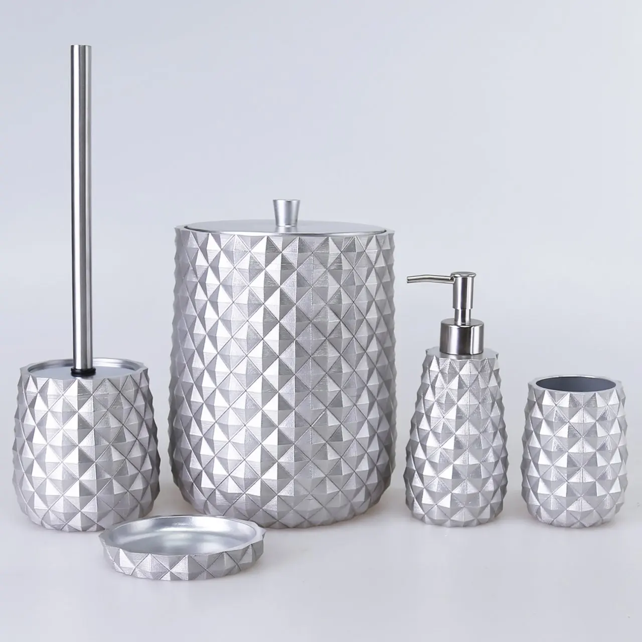 

SELİM BATHROOM SET PYRAMID SBNY141GMS15RS SILVER