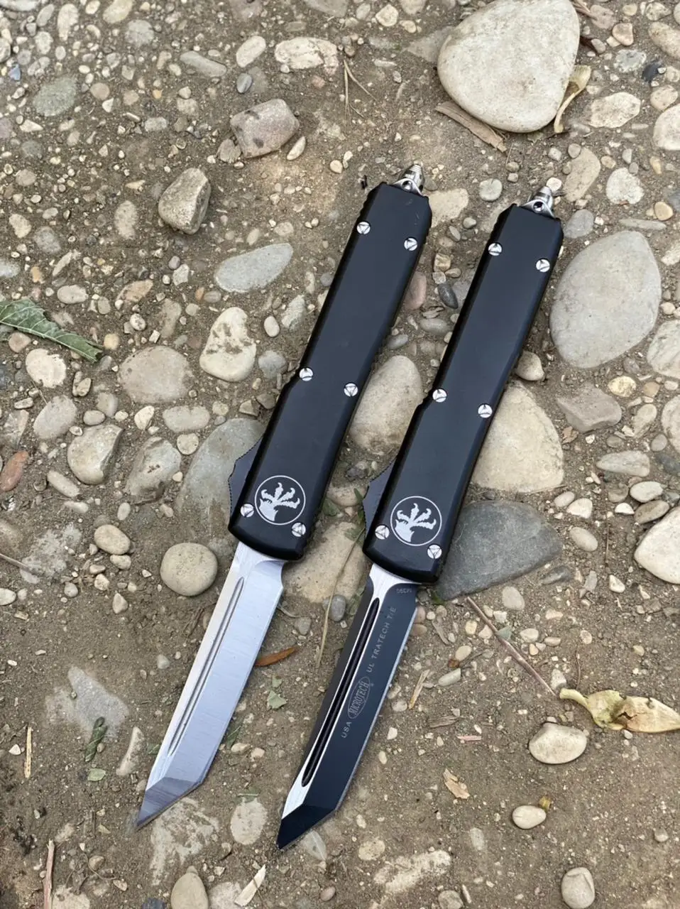 Нож Microtech фронтально выкидной из стали D2 | Инструменты