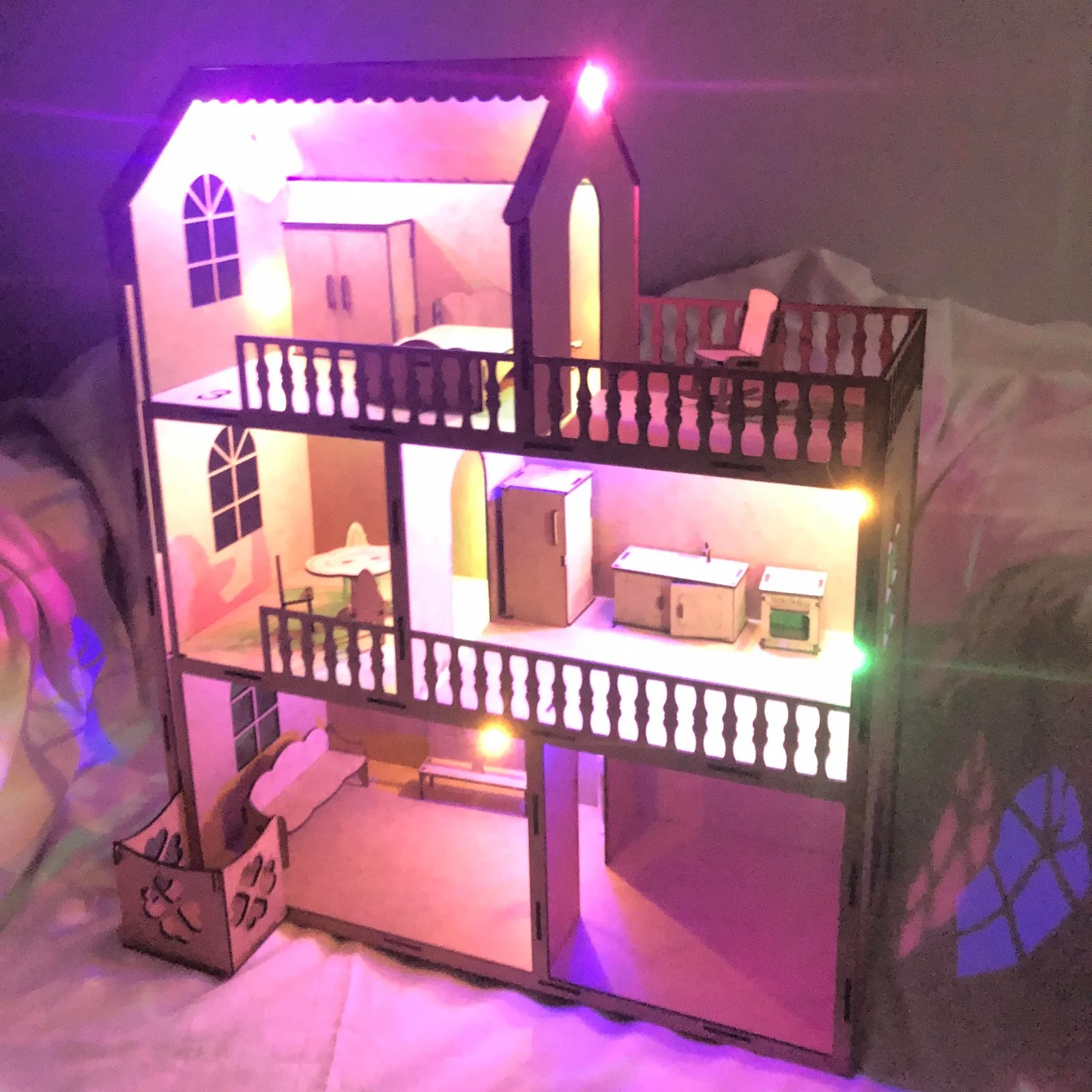 

Dollhouse with Furniture - 3 Floors, 5 Rooms and Lift - with LED Lighting
