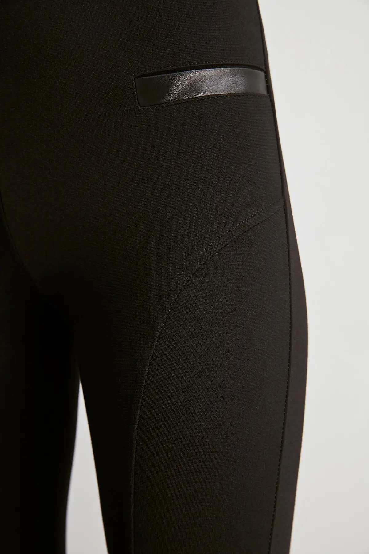 Trendyol трикотажные леггинсы из искусственной кожи TWOAW20TA0077 | Женская одежда