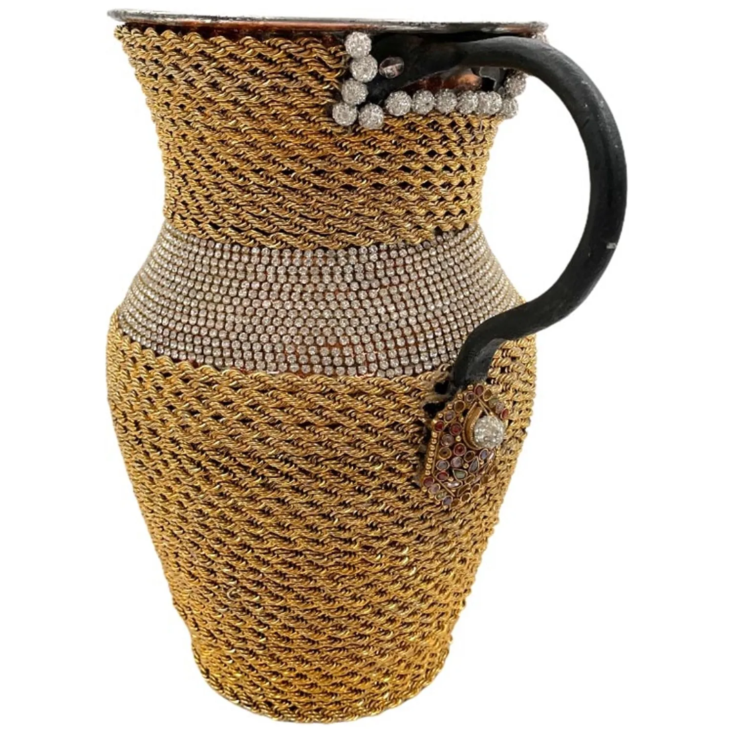 Рисунок 2 - Медный Кувшин из драгоценных камней
