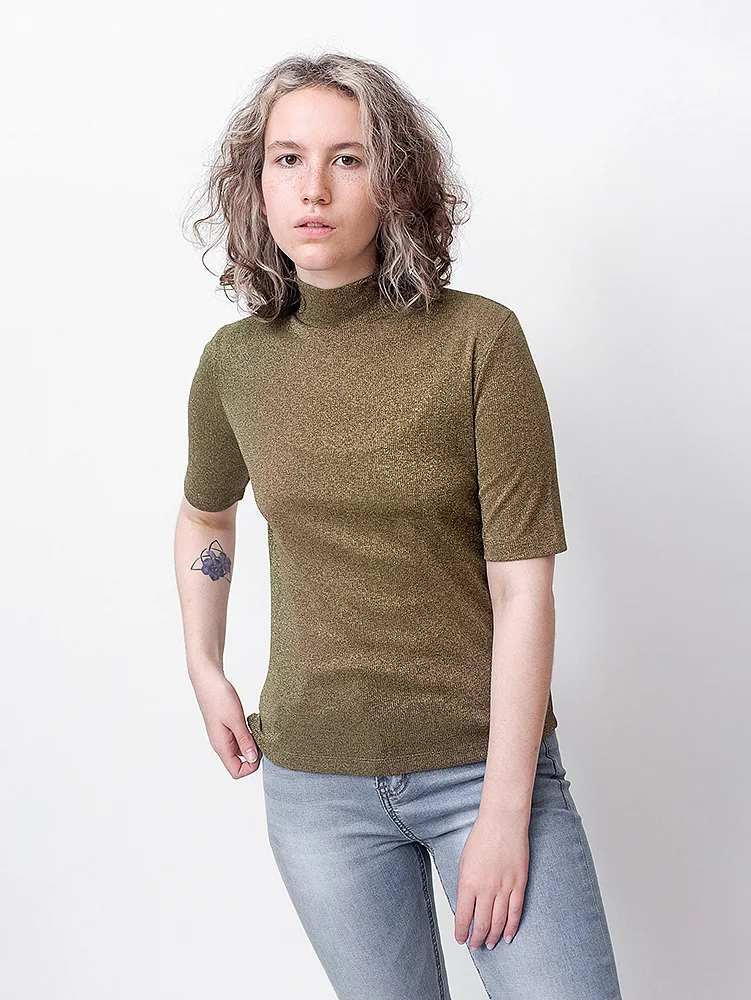 Блузка женская с коротким рукавом высоким воротником однотонная люрексом |