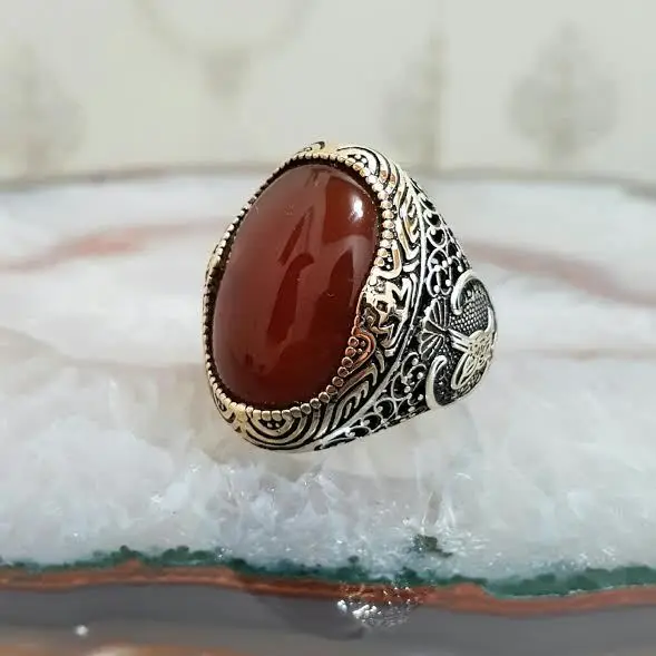 Мужское кольцо с искусственным камнем