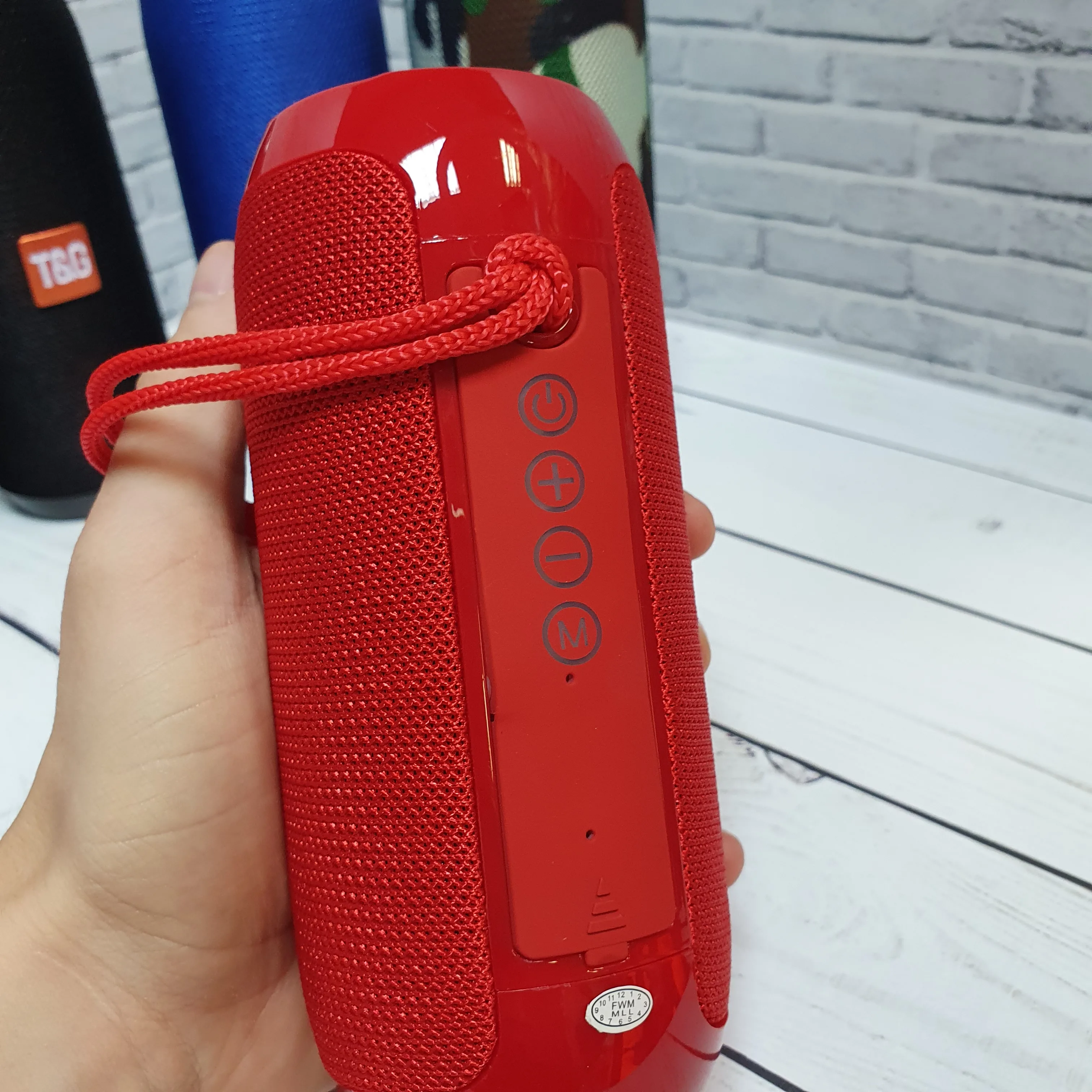 Портативная беспроводная колонка TG117 объемное звучание bluetooth aux fm-радио |