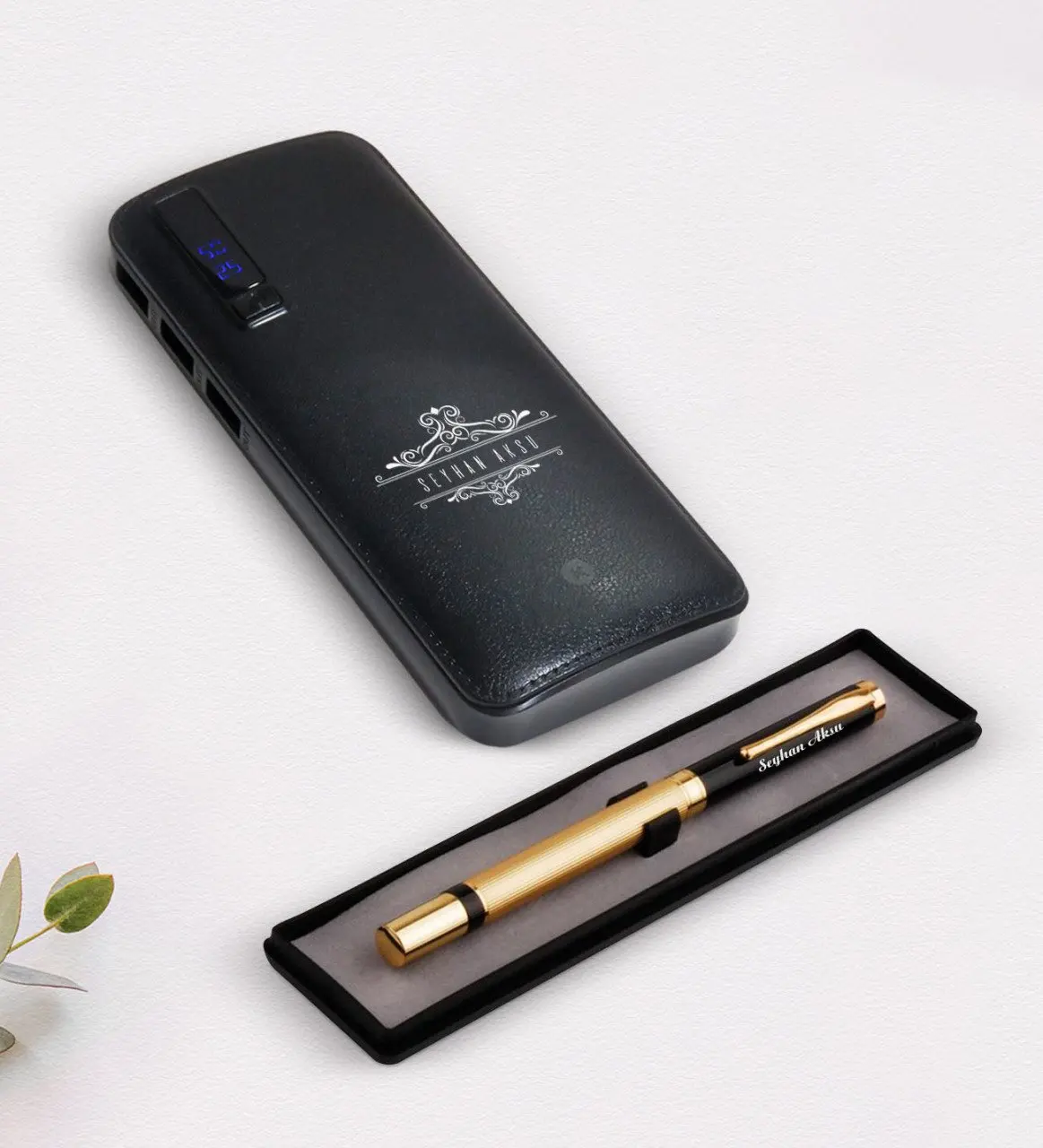 

Персонализированные коробок изготовлена из черной ручкой и 12,000 мАч, блок питания подарок Seti-8