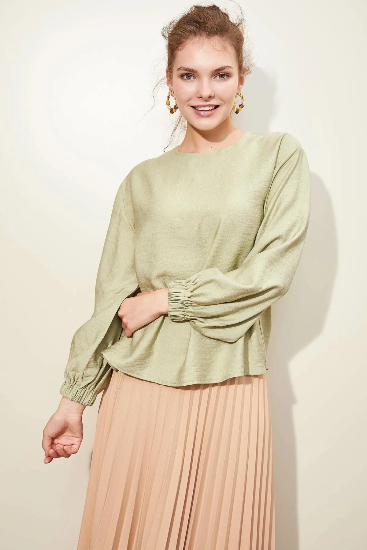 DeFacto Женская Однотонная рубашка с рукавами фонариками простая Свободная длинным