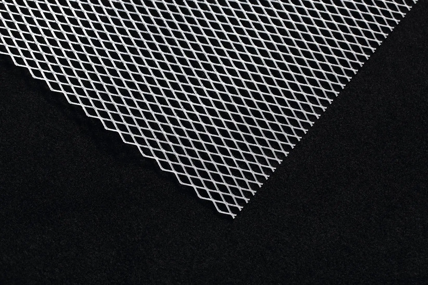 Сетка радиатора дон 1500б. Черная сетка. Сетка бампера 120х30см алюминиевая, серебристая diamond артикул: rs-01415. Сетка радиатора улавливающая т-150. Сетка для батарей 2022.