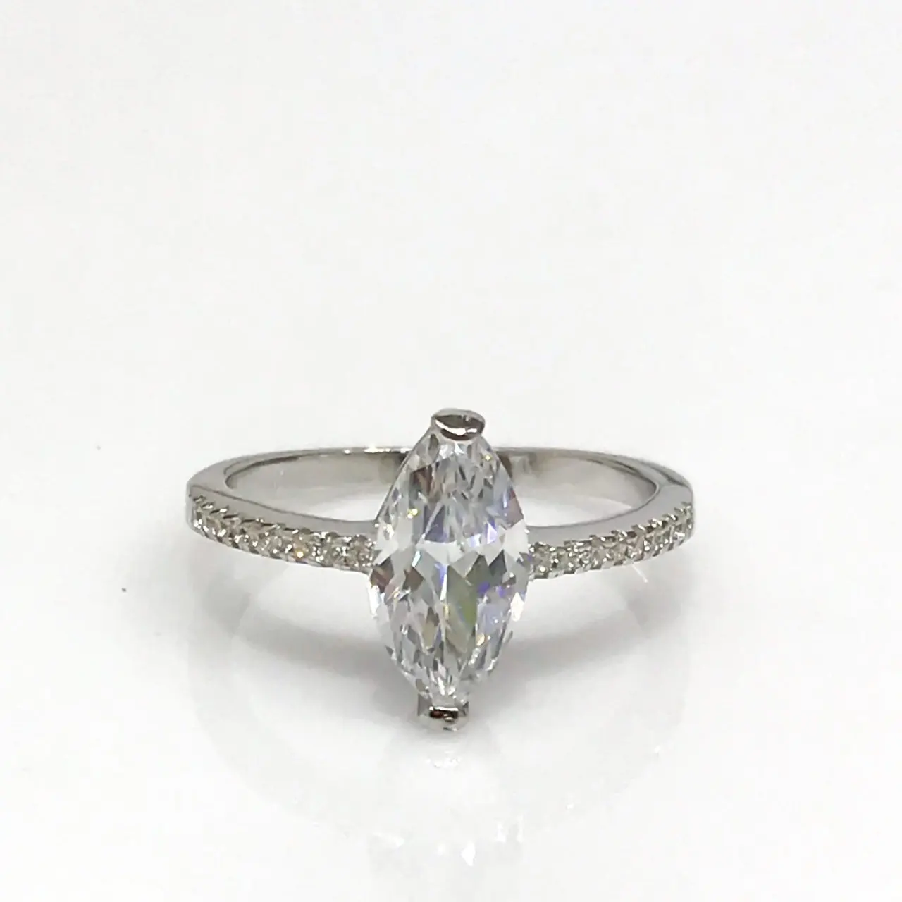 New Diamond Workmanship Marquise Zircon Sterling Silver Solitaire Ring