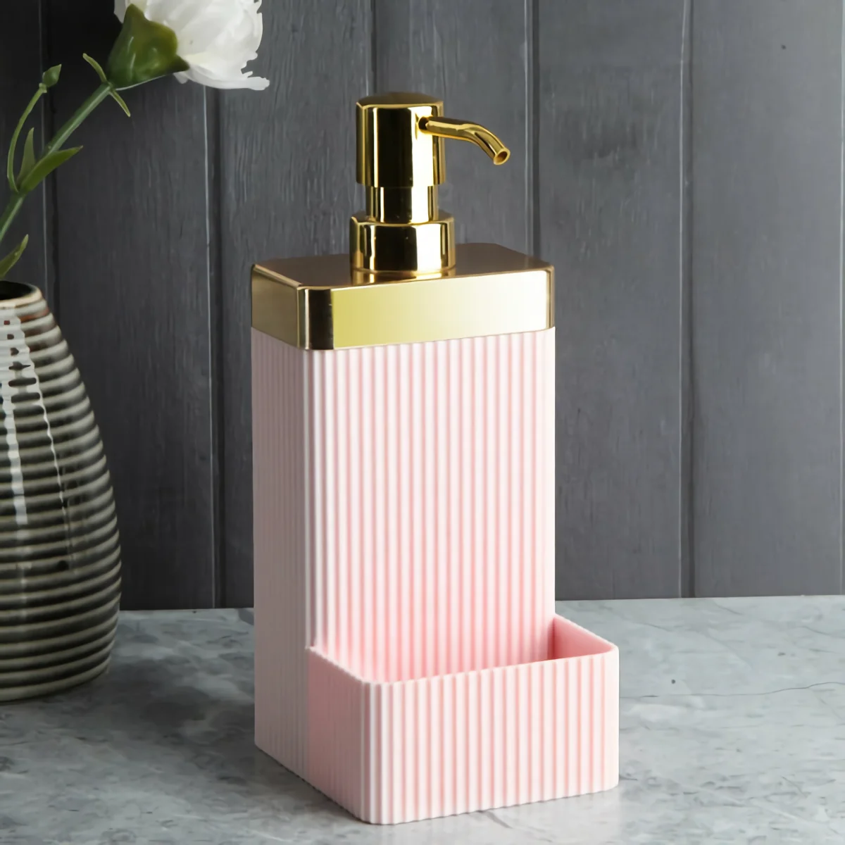 

Дозатор жидкого мыла с губкой, 450 мл