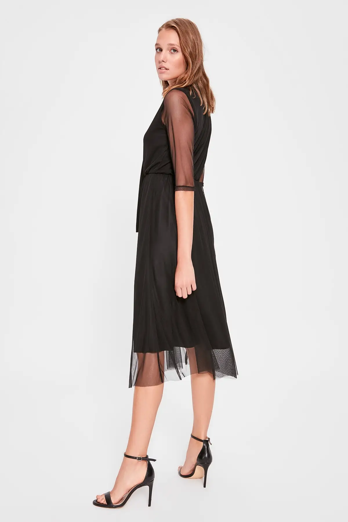 Trendyol черное трикотажное платье со шнуровкой TWOAW20EL1200