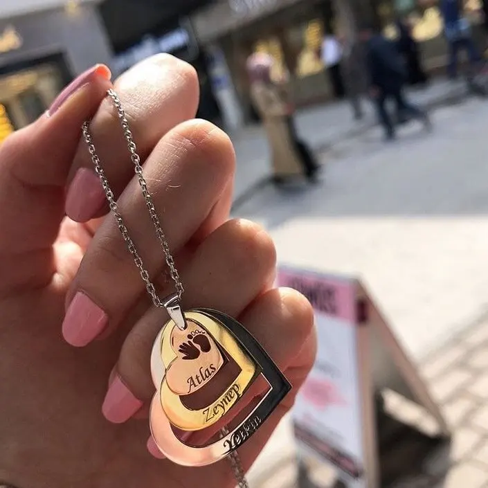 Серебряное колье для мамы папы и ребенка с именем сердца |