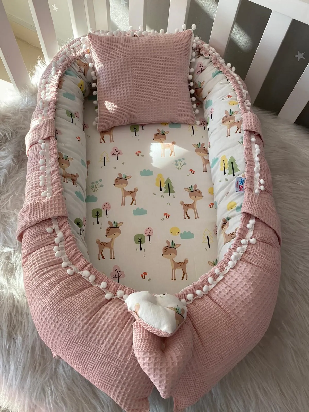 Jaju Baby Handmade Powder Color Waffle Pique Fabric Gazelle Design Babynest with Pompom Baby Bedding Portable Crib Travel Bed