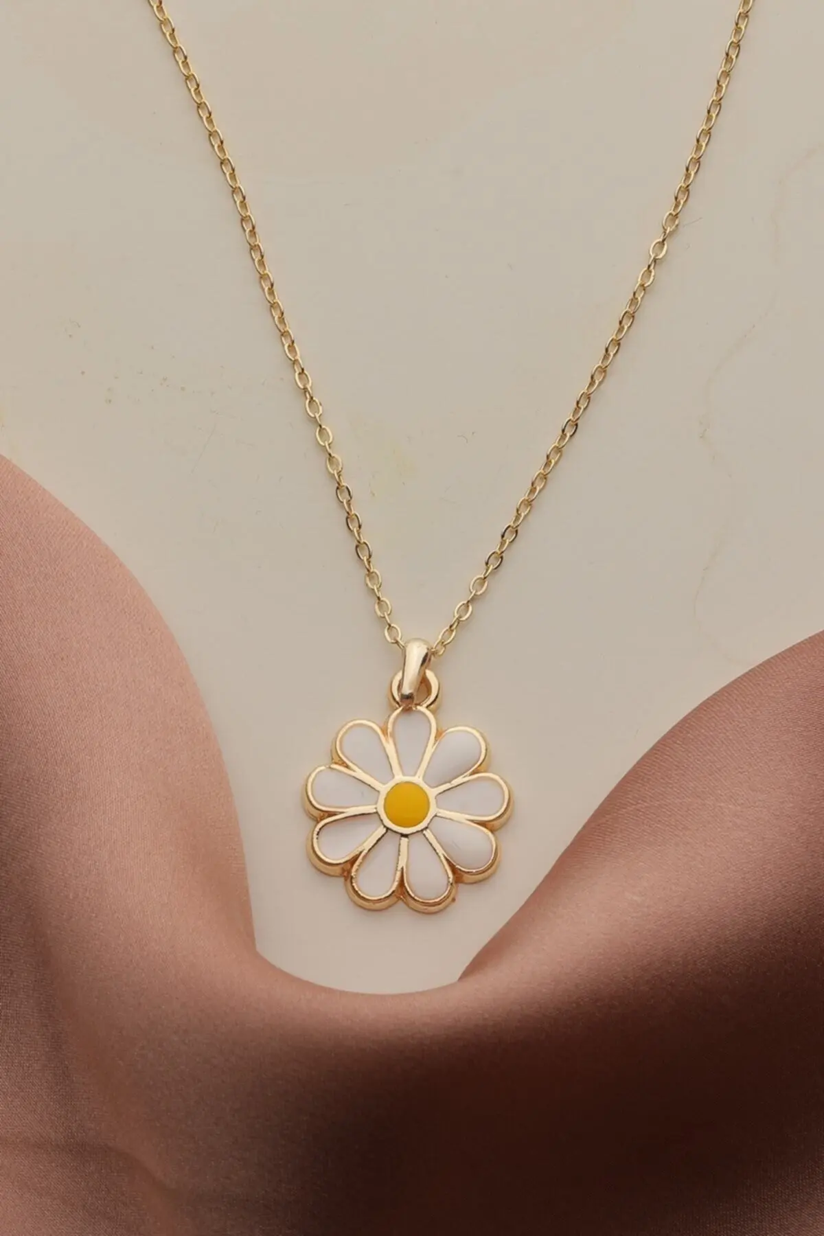 

Gold Plated Daisy Design Necklace