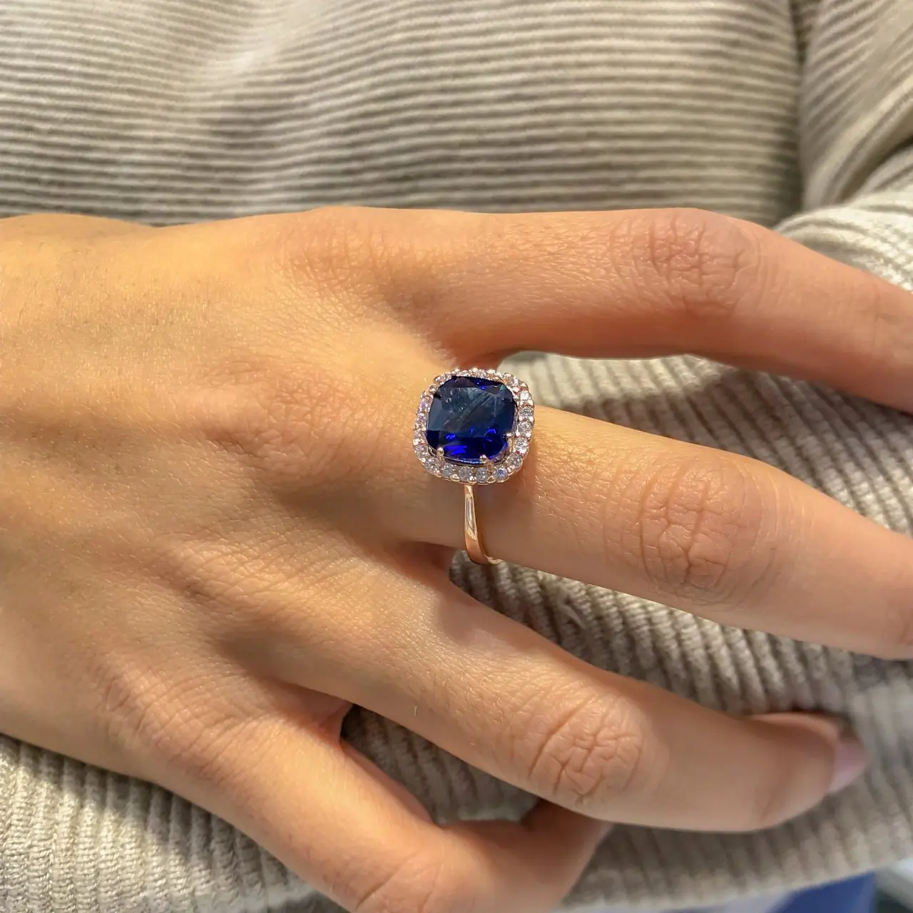 Серебряное кольцо с сапфировым бриллиантом | Украшения и аксессуары