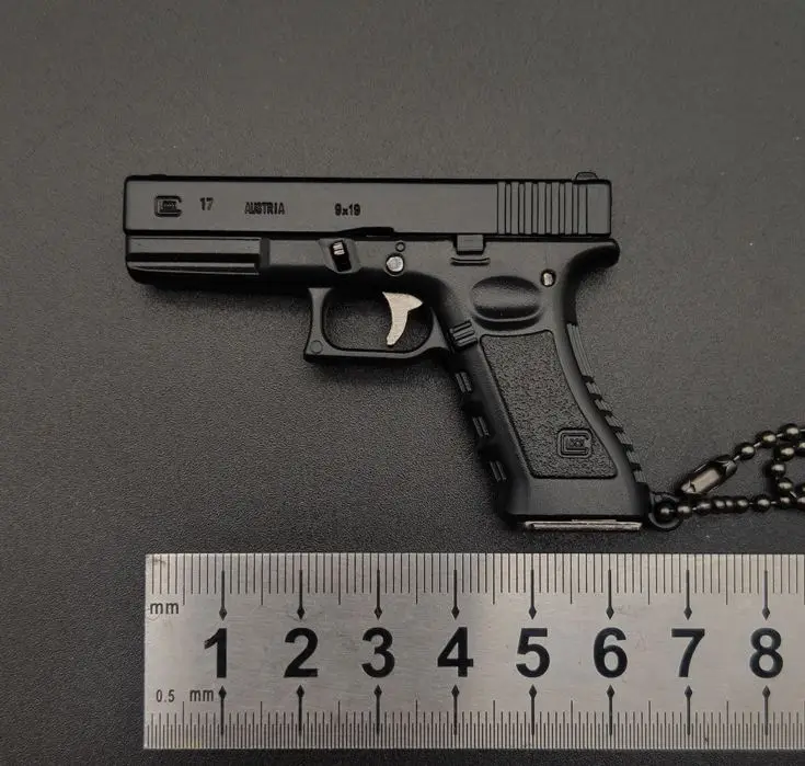 Брелок Glock G17 масштаб 1:3 черный пистолет PUBG детский игрушечный | Украшения и