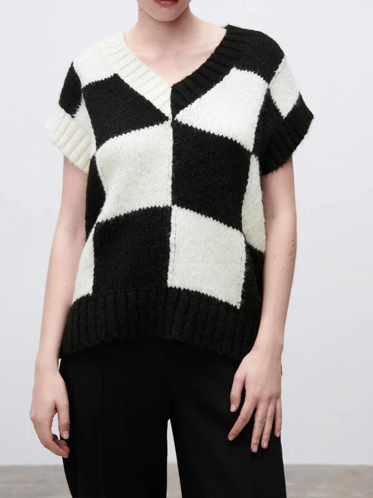 

Женский простой вязаный жилет в стиле ретро, универсальный Свободный Повседневный жилет в черно-белую клетку без рукавов с V-образным вырез...