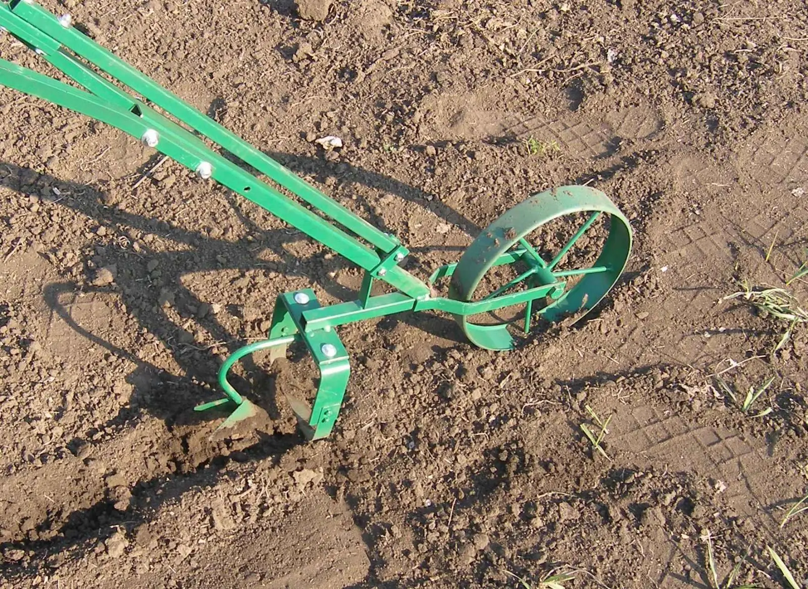 Как сделать культиватор. Пропольник батрак. Культиватор плоскорез батрак. Роторный плоскорез-рыхлитель. Как сделать культиватор.