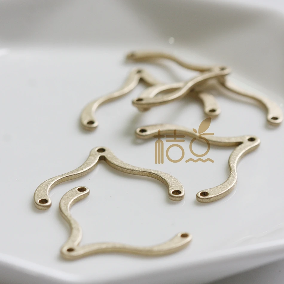 

Поставка своими руками — твердая лазерная резка, латунный поиск с несколькими отверстиями — разъем — 24x17 мм (4367C)