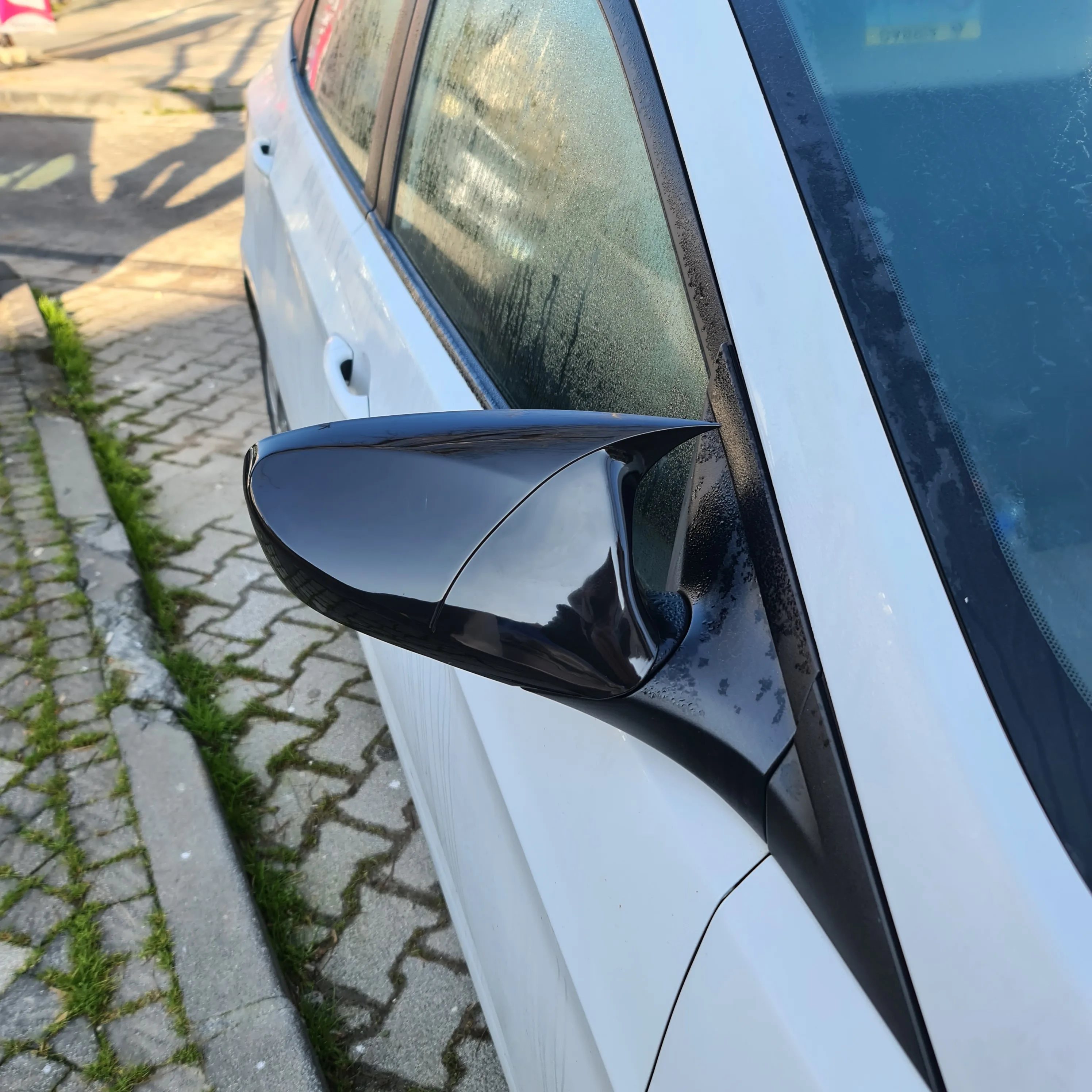 Зеркальный чехол для Hyundai Accent Blue M4 Look аксессуар ярко-черный пианино черный с
