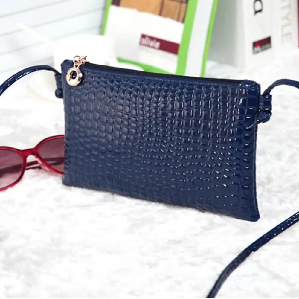 Легко сочетается с одеждой из искусственной кожи и полиэстера Женская мини сумка