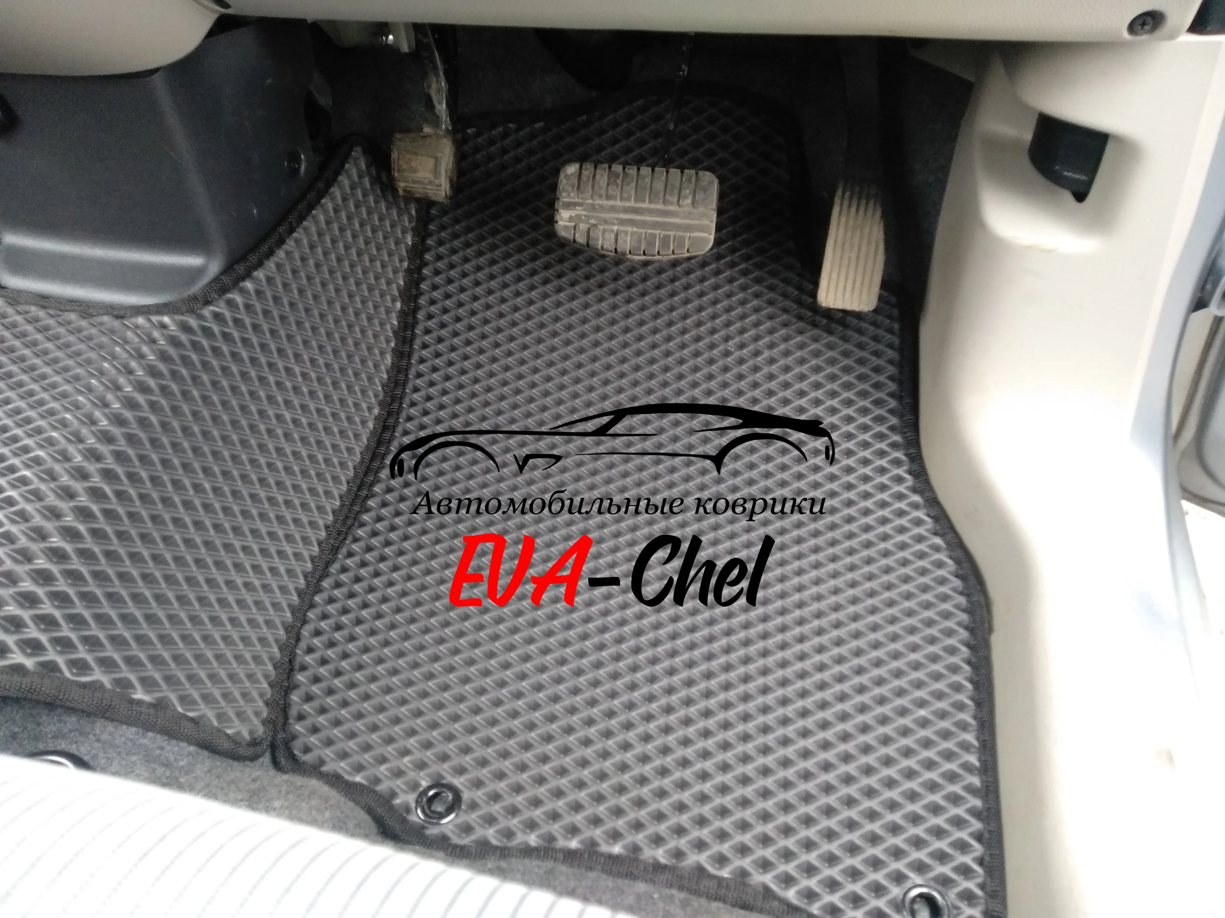 Eva mats on Nissan Dayz (2013-2019 right hand drive) car 3D kit in interior. |